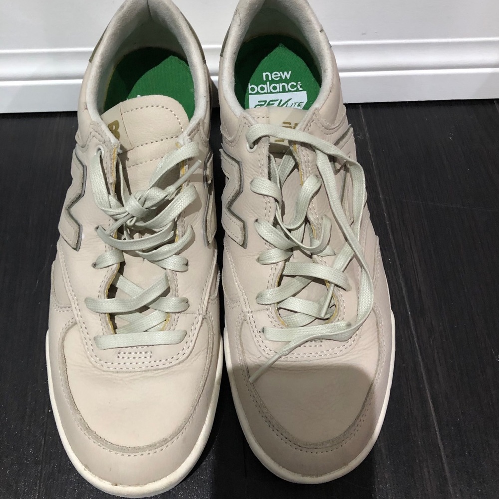 EUC Men’s New Balance REVLite 300 sneaker